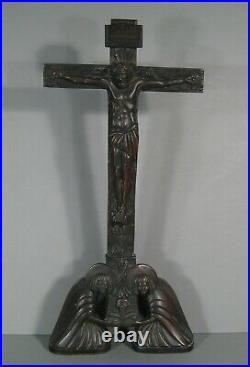 Ancien Crucifix Style Art Déco Signé Pecastaing Et Société Catholique A. Cabaret