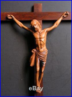 Ancien christ en buis sculpté signature art deco a identifier crucifix croix