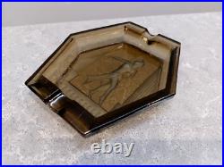 Ancien élégant cendrier en verre art déco avec femme