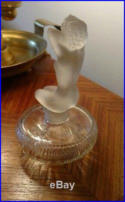 Ancien flacon de parfum epoque art deco, bouchon femme nue dépoli style Lalique