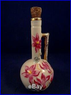 Ancien flacon miniature parfum Porcelaine fleurs relief Cyclamens Art Déco 1920
