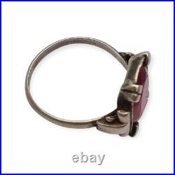 Ancienne bague Art déco en argent avec cristal rubis pour femmes, vers 1930 Ancienne bague Art déco en argent avec cristal rubis pour femmes, vers 1930