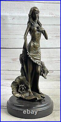 Art Déco Bronze Maiden Signée Moreau Lys Fille Avec Fleurs de Collection Statue