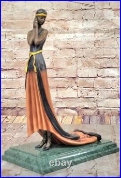 Art Déco / Nouveau Spéciale Patine Sexy Fille de Collection Bronze Statue