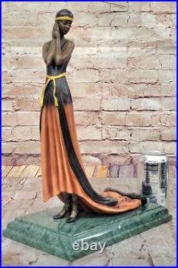 Art Déco / Nouveau Spéciale Patine Sexy Fille de Collection Bronze Statue