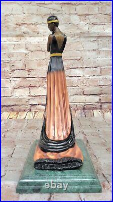 Art Déco / Nouveau Spéciale Patine Sexy Fille de Collection Bronze Statue