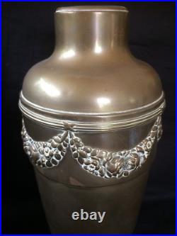 Beau Paire De Art Déco Cuivre Église Vases. Marquée Bas Avec Double U