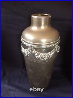 Beau Paire De Art Déco Cuivre Église Vases. Marquée Bas Avec Double U