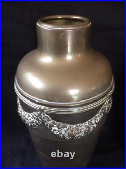 Beau Paire De Art Déco Cuivre Église Vases. Marquée Bas Avec Double U