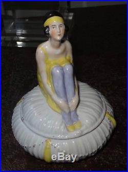 Boite à poudre porcelaine baigneuse art déco 1930's