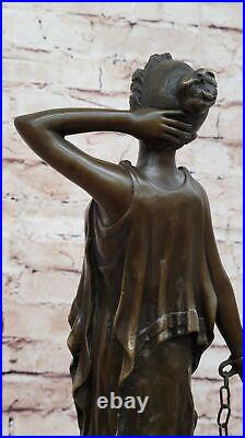 Captive Femme Awaits Fonte Bronze Sculpture Véritable Art Déco de Collection