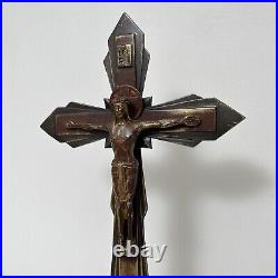 Christ Crucifix Autel en bronze décor polychrome Art Deco France 1930