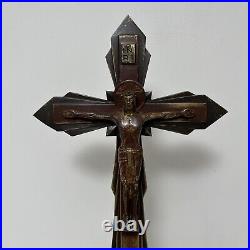 Christ Crucifix Autel en bronze décor polychrome Art Deco France 1930