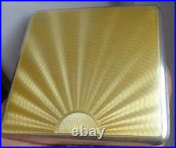 Compact Art Déco En Argent Stg Et Émail Jaune Attrayant H/M 1938 Harmon Bros Compact Art Déco En Argent Stg Et Émail Jaune Attrayant H/M 1938 Harmon Bros