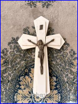 Crucifix Christ en Croix Marbre Blanc Art Déco Géométrique 1930