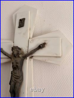 Crucifix Christ en Croix Marbre Blanc Art Déco Géométrique 1930