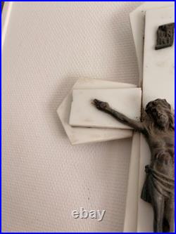 Crucifix Christ en Croix Marbre Blanc Art Déco Géométrique 1930