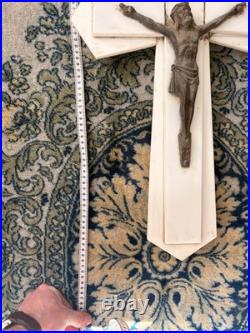 Crucifix Christ en Croix Marbre Blanc Art Déco Géométrique 1930