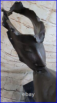 De Collection Bronze Sculpture Statue Art Déco Rare Salvador Dali Bisou Figurine