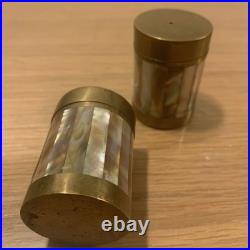 Ensemble Salière Et Poivrier En Laiton Et Nacre Style Art Deco Ref AO