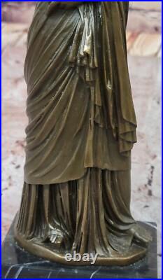 Fait Bronze Maiden Statue par J. La Art Déco de Collection Ouvre Solde Fait Bronze Maiden Statue par J. La Art Déco de Collection Ouvre Solde