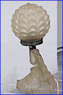 Figurine Française Années 1920 Chef-d'ouvre Art Deco Givré Lampe De Table Lalique