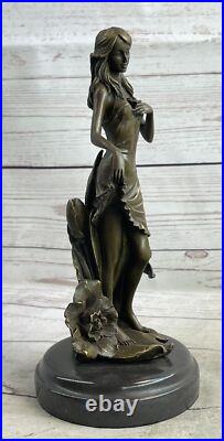 Fille De Lys En Bronze Art Déco Signée Moreau Avec Fleurs Objet De Collection Fille De Lys En Bronze Art Déco Signée Moreau Avec Fleurs Objet De Collection
