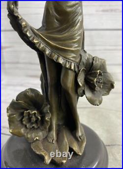Fille De Lys En Bronze Art Déco Signée Moreau Avec Fleurs Objet De Collection Fille De Lys En Bronze Art Déco Signée Moreau Avec Fleurs Objet De Collection