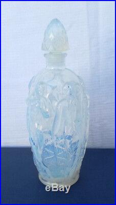 Flacon à parfum art déco en verre opalescent Sabino GAITE c. 1930