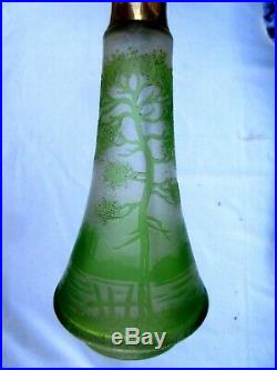 Flacon à parfum atomiseur Art Nouveau, Art Déco, pâte de verre dégagé à l'acide