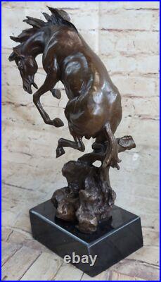 Grand Art Déco Fonte de Collection Arabe Racing Cheval Bronze Sculpture Statue