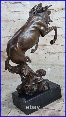 Grand Art Déco Fonte de Collection Arabe Racing Cheval Bronze Sculpture Statue