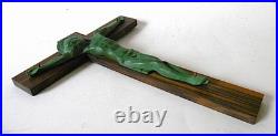 HARTMANN, ART DECO, CHRIST BRONZE VERT ANTIQUE, CROIX MACASSAR-SIGNE, circa 1935
