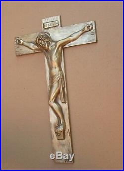 Important et rare crucifix mural en bronze de style Art déco