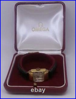 Jolie petite montre mécanique Omega de collection Art Deco avec boîte dorigine