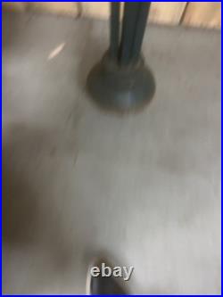 Lampadaire Art Deco Design Moderniste 1940 Pied de Lampe Ferronnerie Ancienne Lampadaire Art Deco Design Moderniste 1940 Pied de Lampe Ferronnerie Ancienne