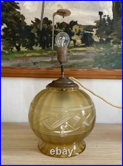 Lampe De Table Art Déco En Verre Avec Taille Facettée 2 Flammes Vers 1930