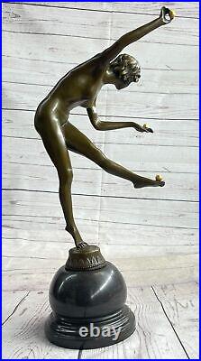 Main Fabriqué Bronze Sculpture The Jongleur Art Déco de Collection Par
