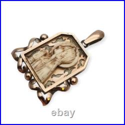 Médaille Art déco en argent avec vue en or et relief vierge, vers 1930 Médaille Art déco en argent avec vue en or et relief vierge, vers 1930
