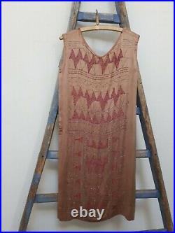 Old textile costume ancien robe art deco années folles soie brodée perles Chanel