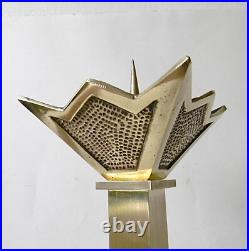 PIQUE CIERGE ART DECO MODERNISTE, BRONZE CISELE et LAITON, H=33,5 cm, circa 1930