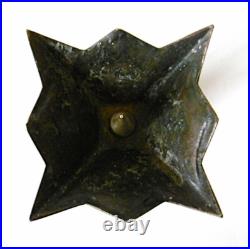 PIQUE CIERGE ART DECO MODERNISTE, BRONZE CISELE et LAITON, H=33,5 cm, circa 1930