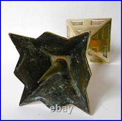 PIQUE CIERGE ART DECO MODERNISTE, BRONZE CISELE et LAITON, H=33,5 cm, circa 1930