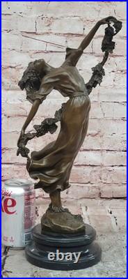 Pierre Collinet Vigne Guirlande Femme Bronze Statue Art Déco de Collection