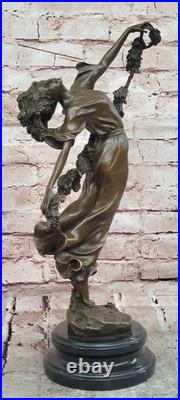 Pierre Collinet Vigne Guirlande Femme Bronze Statue Art Déco de Collection