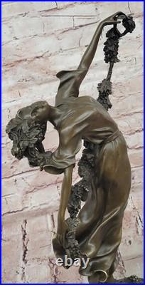 Pierre Collinet Vigne Guirlande Femme Bronze Statue Art Déco de Collection