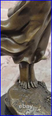 Pierre Collinet Vigne Guirlande Femme Bronze Statue Art Déco de Collection