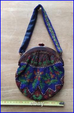 Sac ancien ART DECO aumônière minaudière brodé de perles anse fermoir bakélite