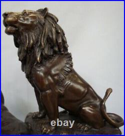 Statue Lion Lionne Style Art Deco Style Art Nouveau Bronze massif Signe