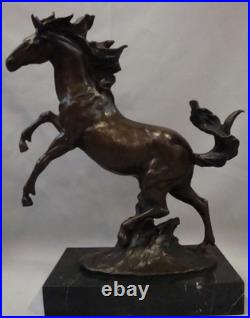 Statue Sculpture Cheval Animalier Style Art Deco Style Art Nouveau Bronze massif